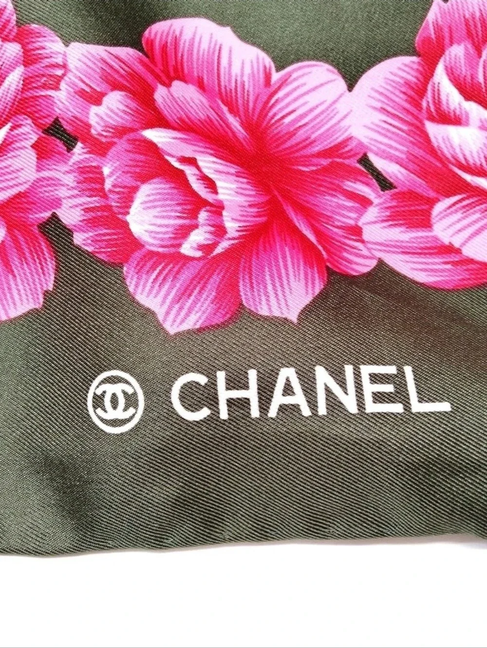 CHANEL elegant silk